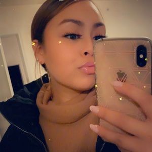 Meet your Posher, Liana